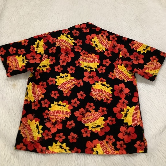 Hawaiian tropical black floral beach vacation shirt - Picture 7 of 9